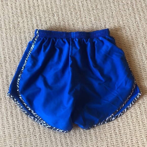 Nike running shorts - Picture 2 of 2